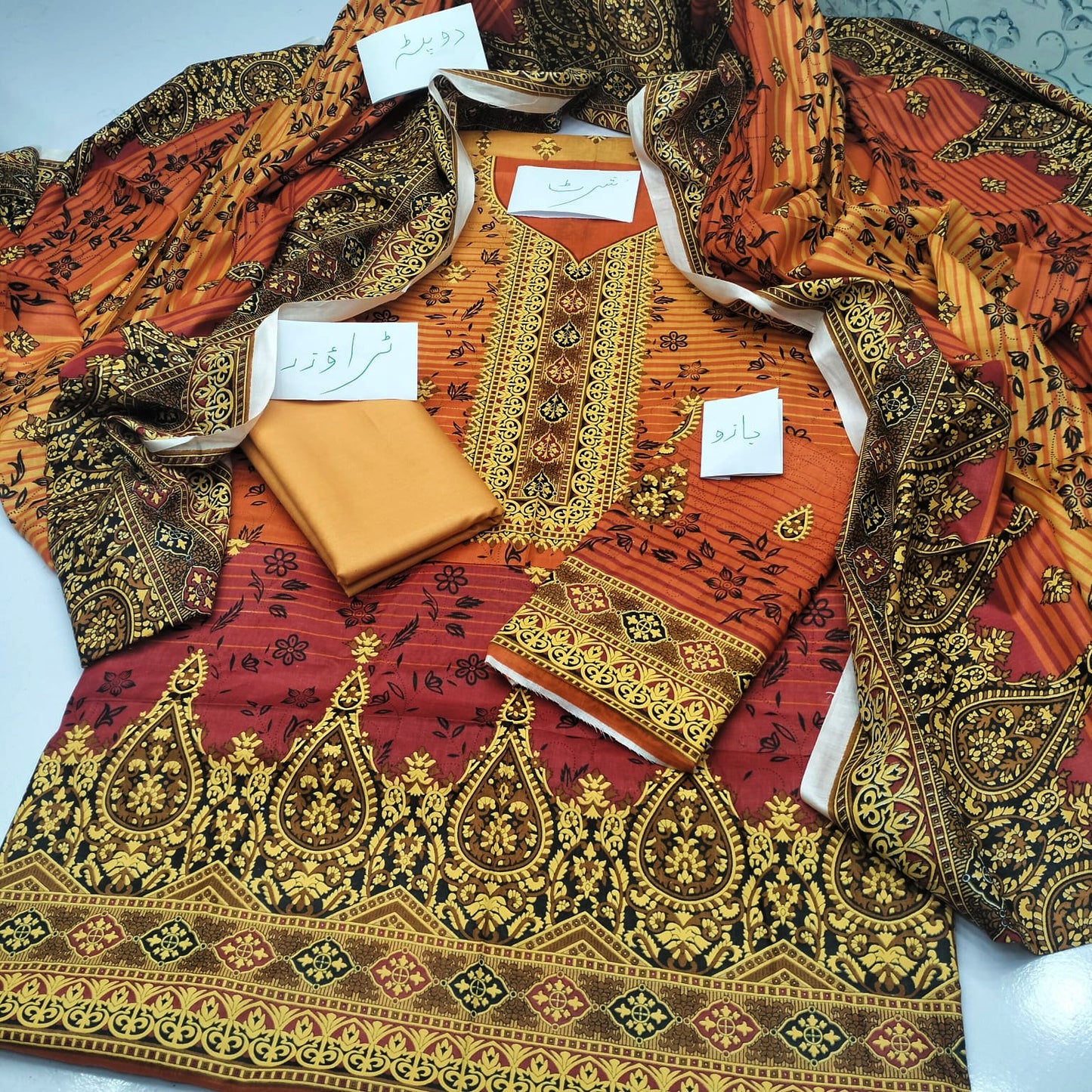 Luxury Lawn-Printed 3pc