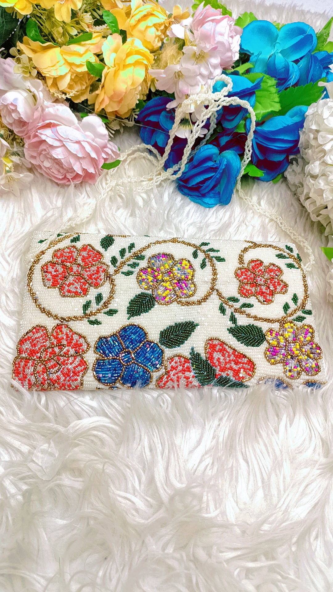 Humna - beaded clutch