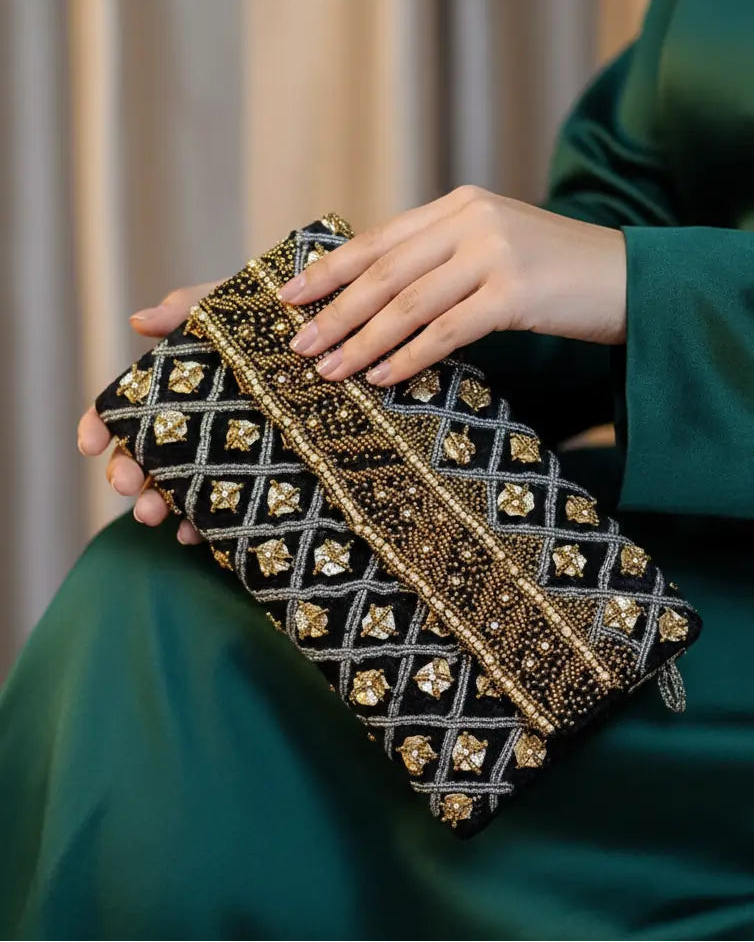 Mah-Noor – Beaded Purse