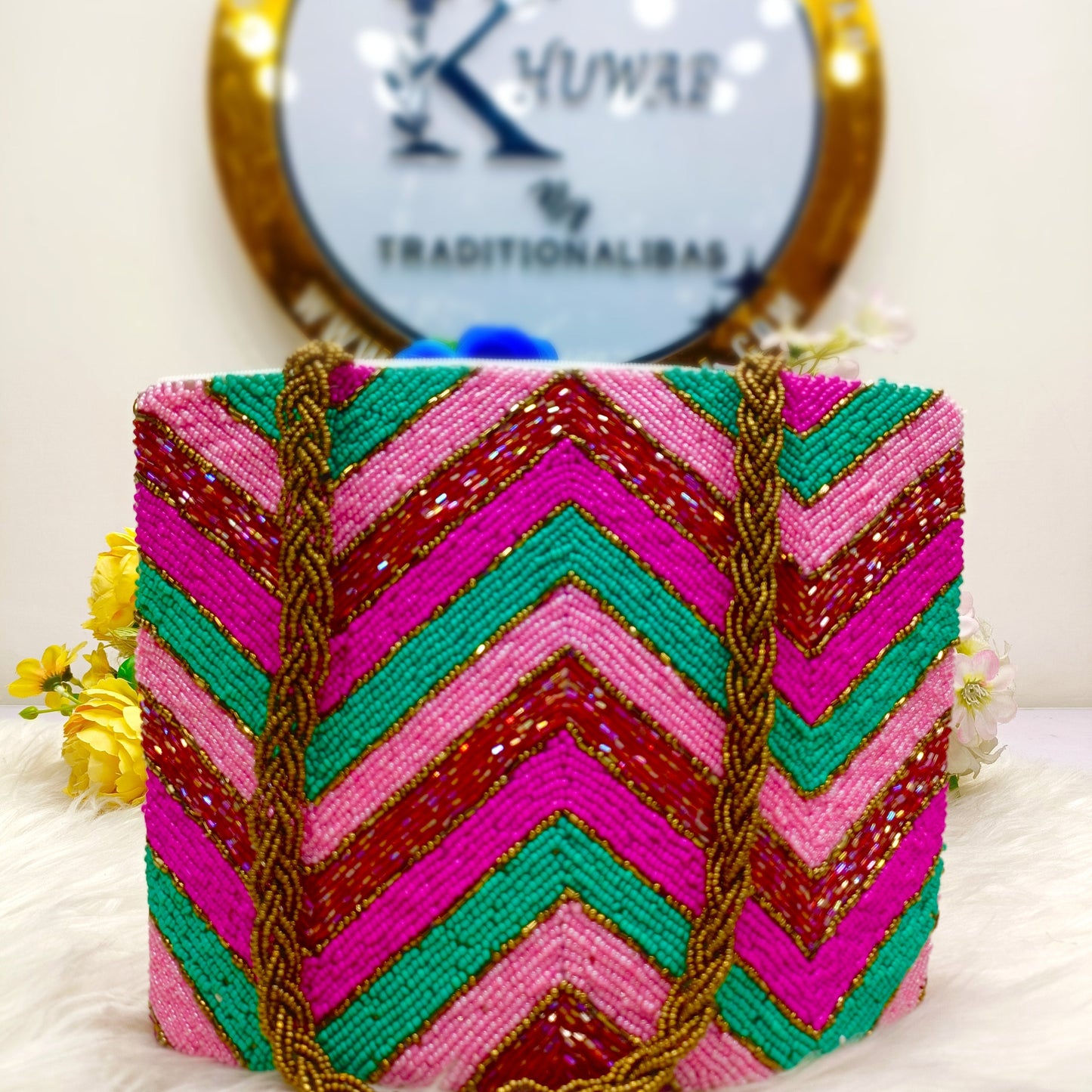 Zigzag Elegance — Handmade Beaded Purse