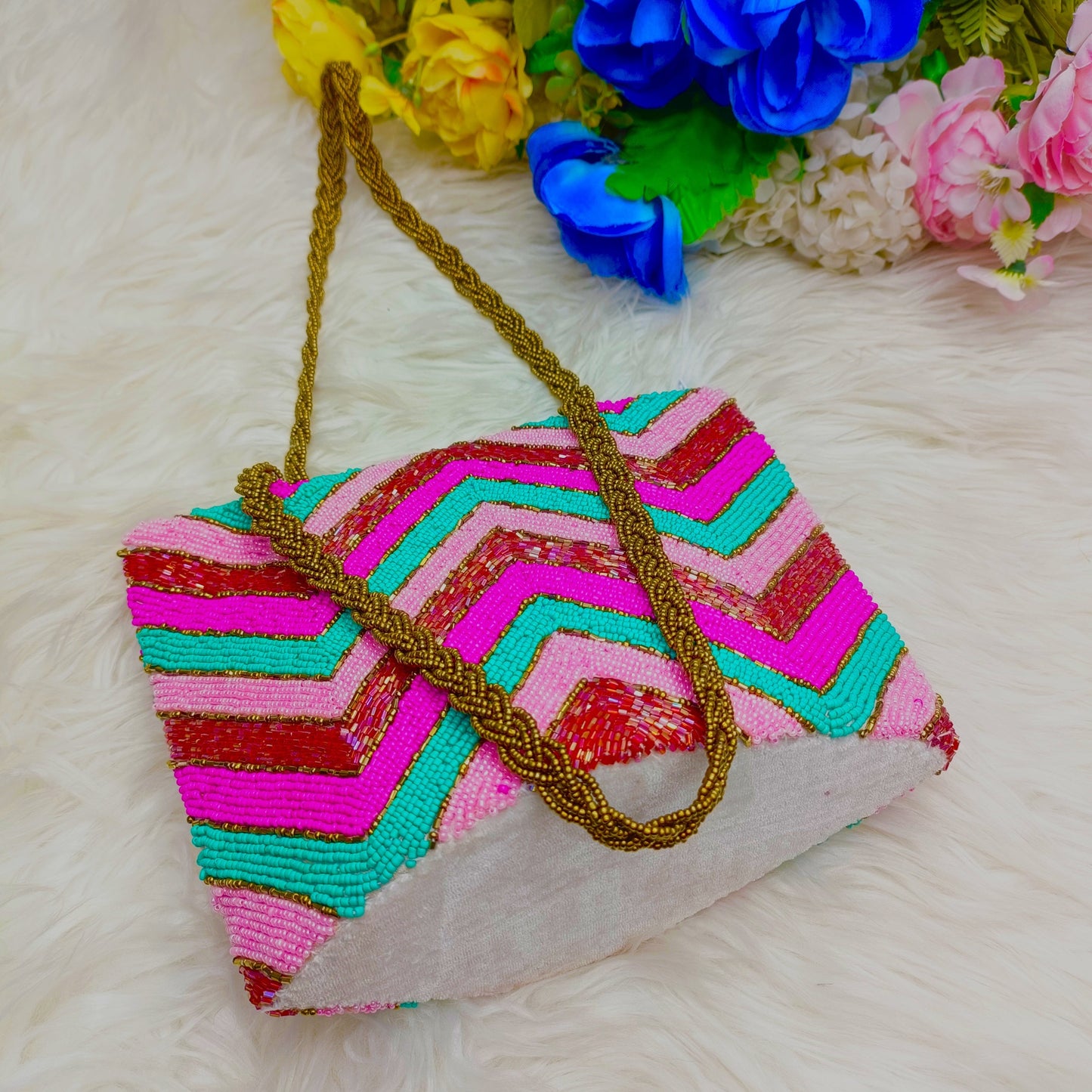 Zigzag Elegance — Handmade Beaded Purse