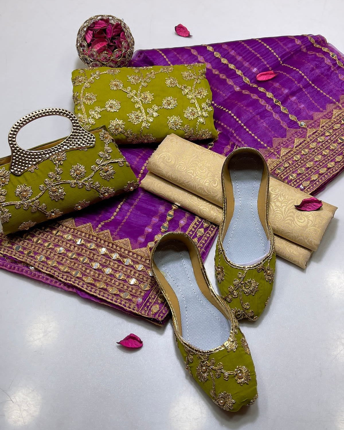 Dahani with Purple