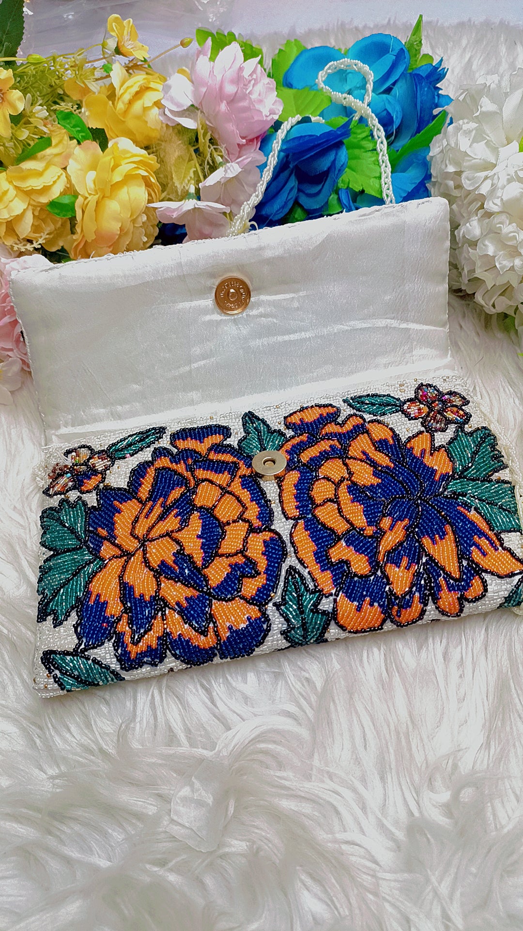 Sehrish - beaded clutch
