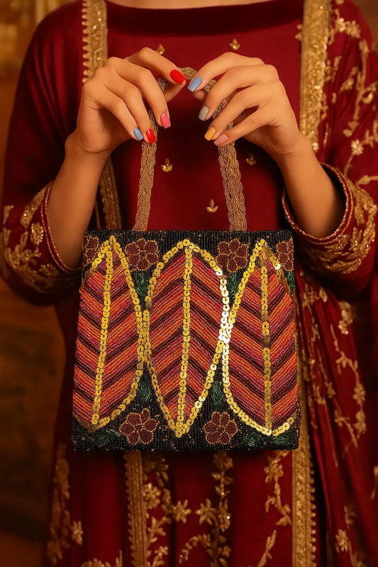 Handcrafted Black Beads Clutch – Double Magnet
