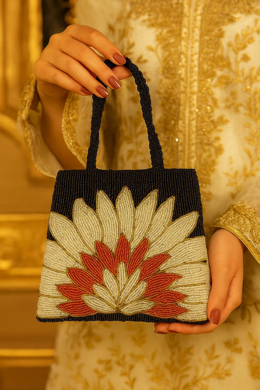 Raeesa Regal