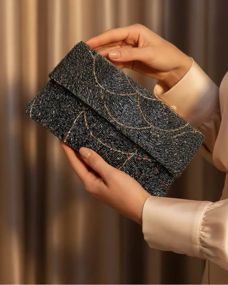 Gleamora– Beaded Purse