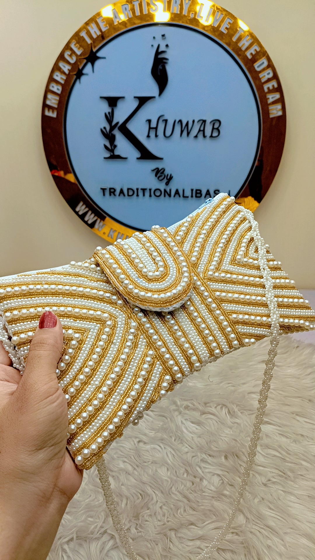 Butterfly clutch